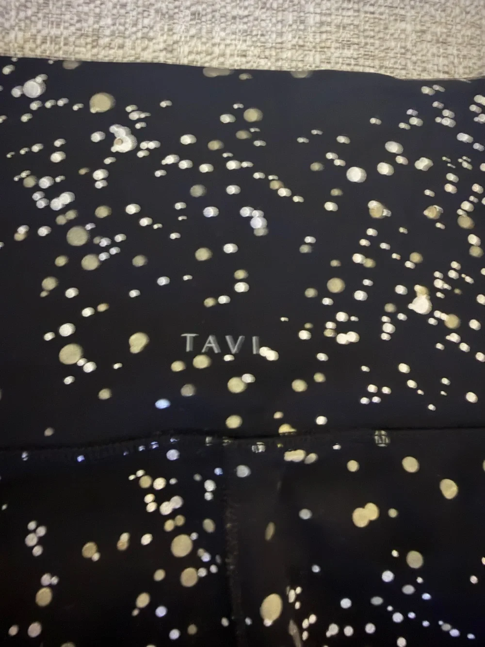 TaviSculpt® High Waisted 7/8 Leggings in Ebony Silver and Gold Glimmer - Picture 7 of 11
